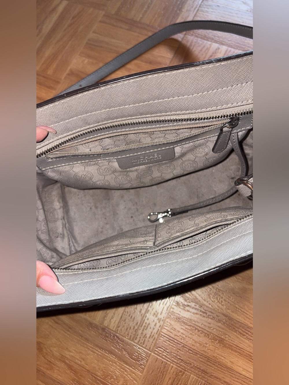authentic mk bag - Picture 3 of 3